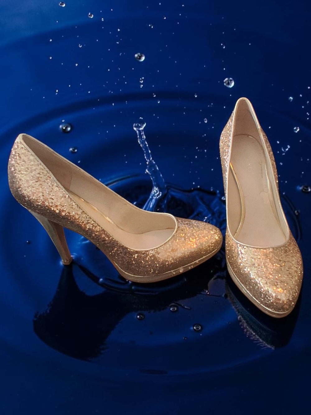 Nine West Gold Glitter Platform Pumps Womens Shoes Size 7.5 Versitile Party Play